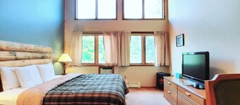 Beautiful Lake Superior is just down the road and what better then a private guestroom themed after it?