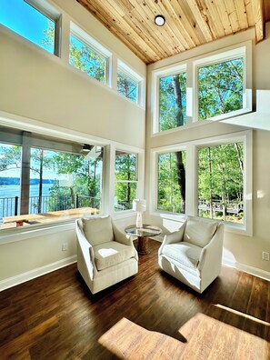 Smart TV, fireplace, DVD player, table football