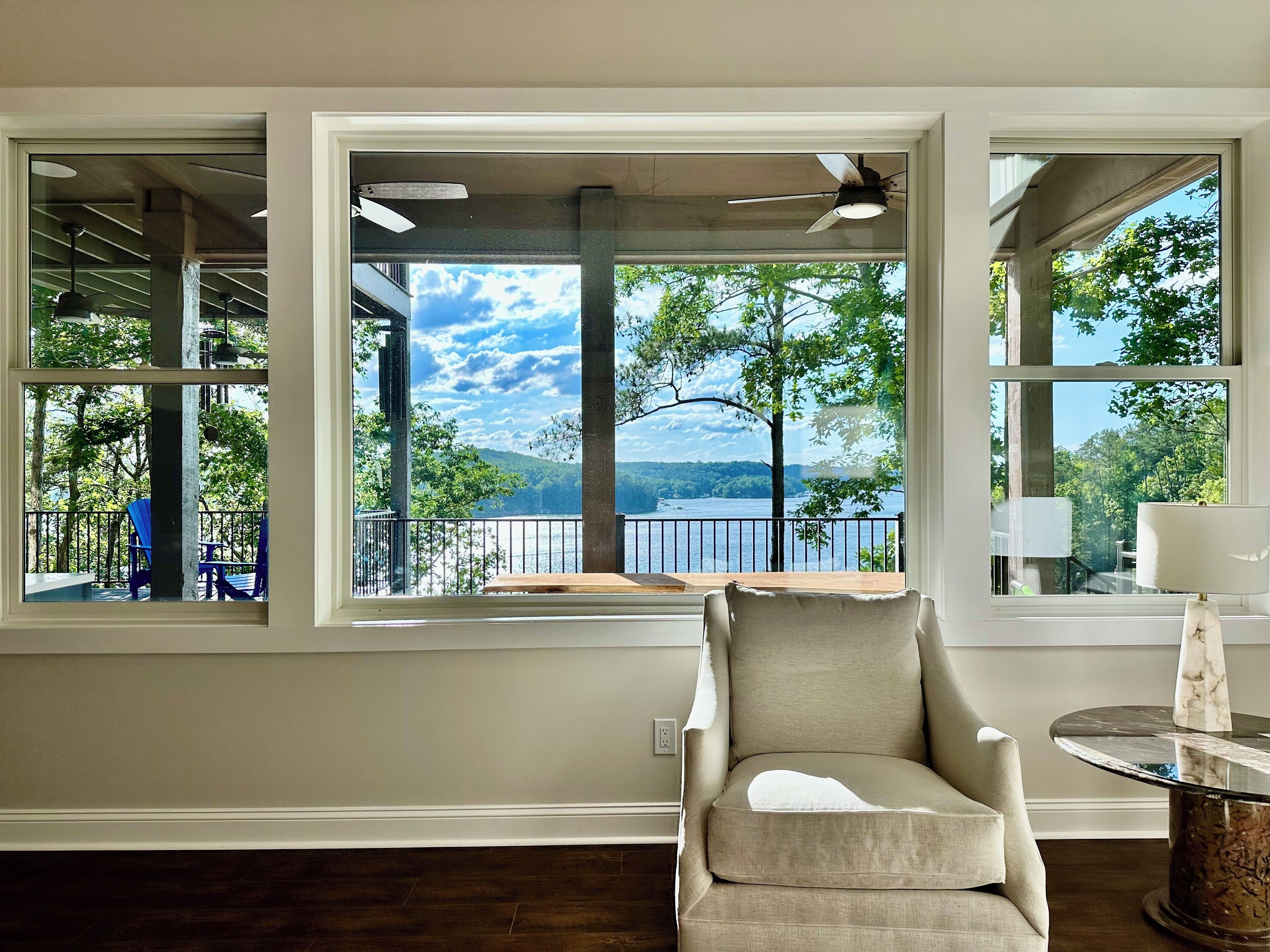 Smart TV, fireplace, DVD player, table football