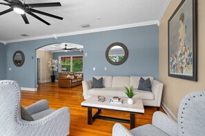 TV, ping pong, stereo - The Big Gather : 4300ft Family Haven (Tampa)