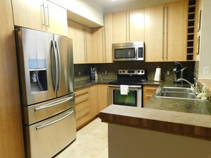 Unclassified image, 5 of 21, button - Beachwalk 101 in Fort Myers (Fort Myers)