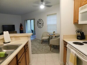 Uuni, liesi, jääpalakone