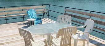 Private Lakeside home on Hartwell Lake. Deep water dock. Huge views. Pets ok.
