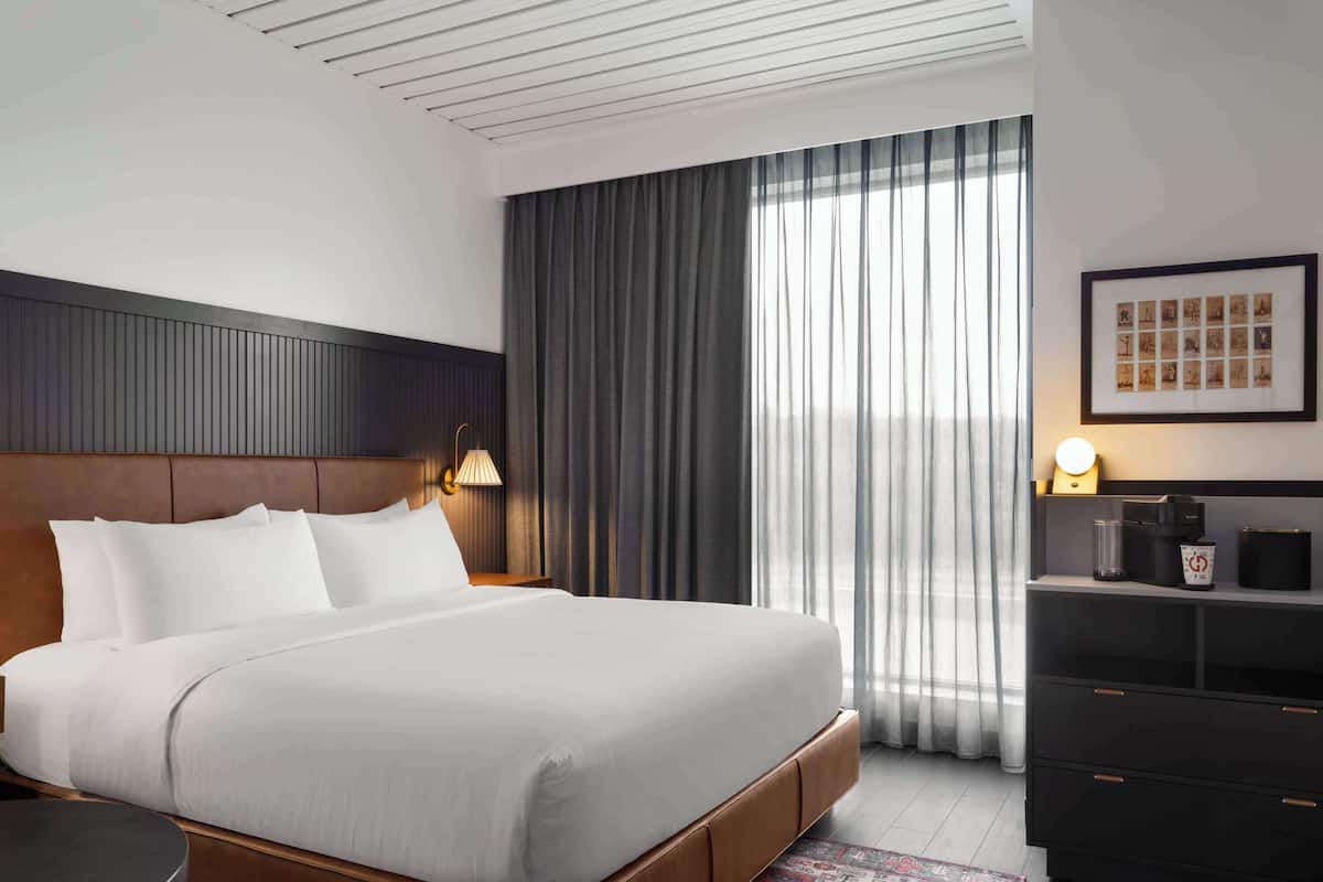 Room, 1 King Bed | Laptop workspace, blackout drapes, free WiFi, bed sheets
