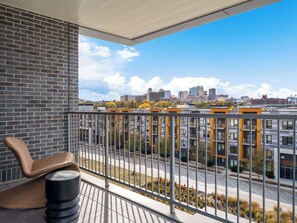 Premier suite, 1 kingsize bed | Een laptopwerkplek, verduisterende gordijnen, gratis wifi, beddengoed