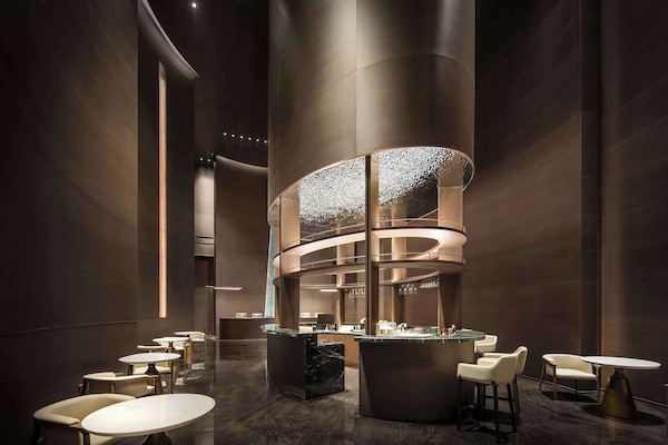 2 bar/dinlenme salonu