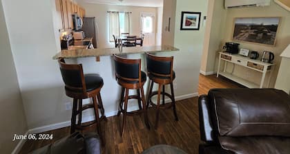 Acadia Villas! 7A Hunter's Way: A private neighborhood in the woods.