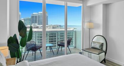 Beautiful Blue Gold Studio Ocean View