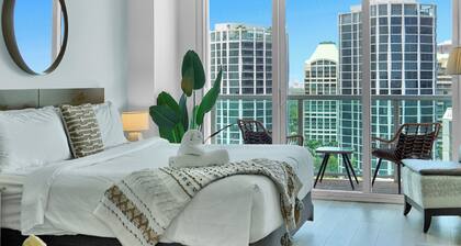 Beautiful Blue Gold Studio Ocean View