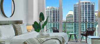 Beautiful Blue Gold Studio Ocean View