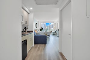 Comfort Studio, Balcony, Ocean View | Iron/ironing board, free WiFi - Beautiful Blue Gold Studio Ocean View (Miami)