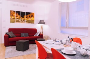 公寓 | 起居區 | 35-公分平面電視，提供數位頻道