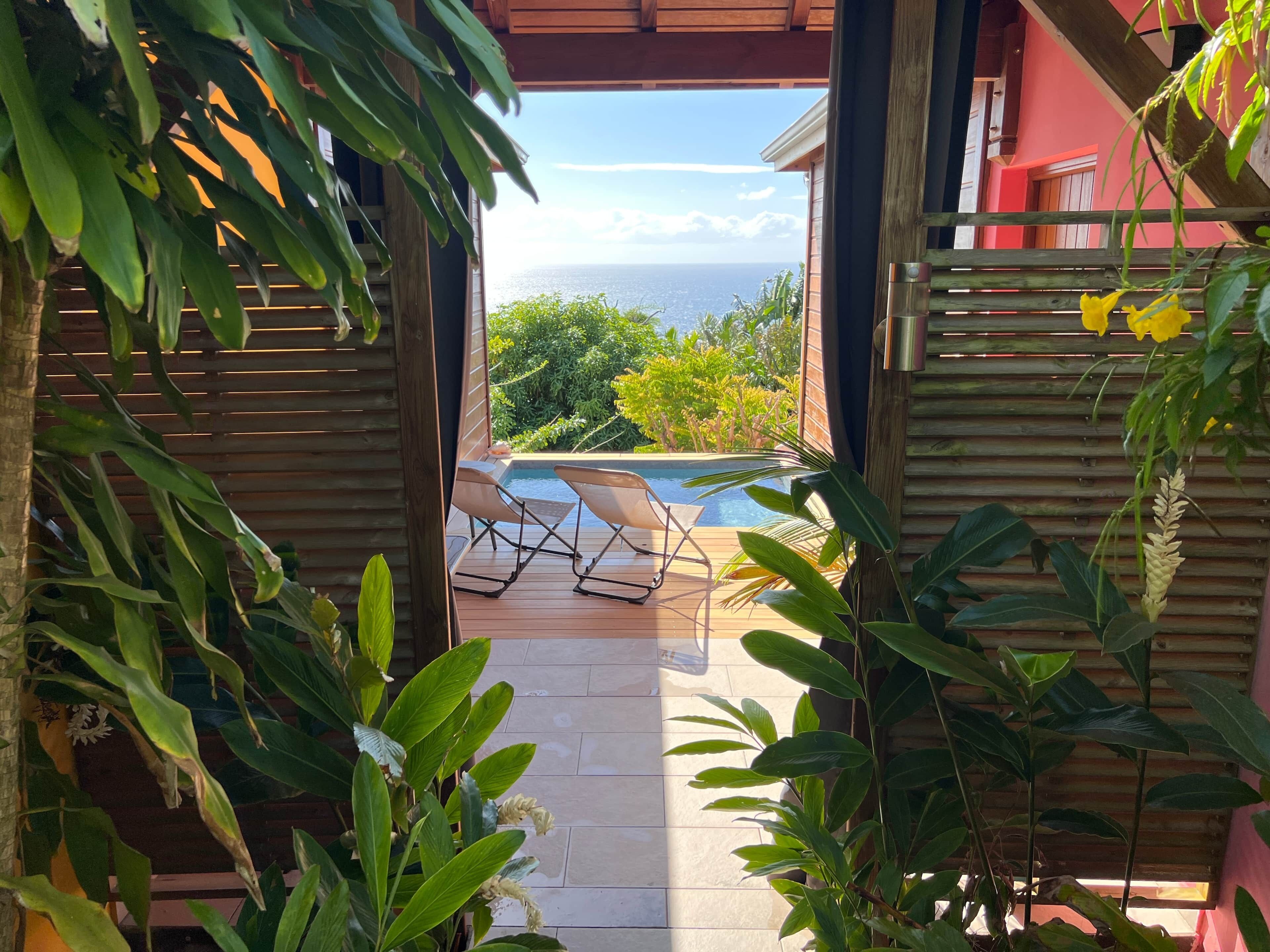 Terrasse avec piscine privative