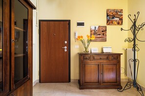 Interior entrance - Repubblica 3 Apartment (Bologna)