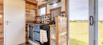 Fox Tiny House- UK47395