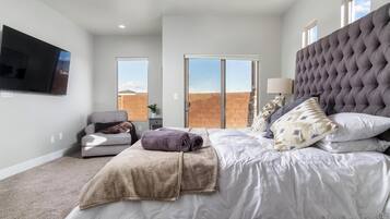 6 bedrooms, WiFi, bed sheets