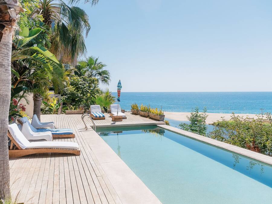 Outdoor pool, pool umbrellas, sun loungers