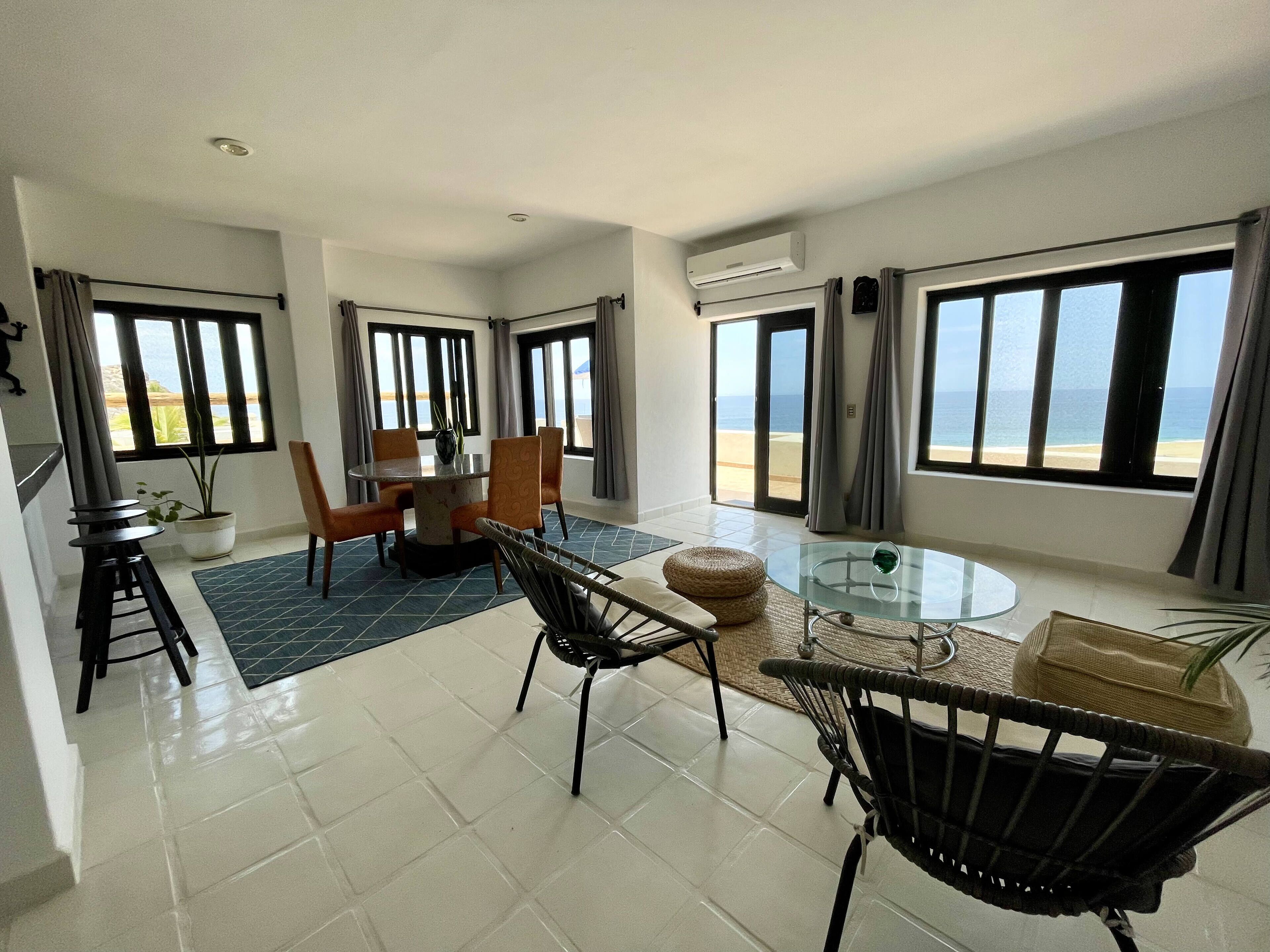 Suite #6 Ocean View King with Kitchen | Oppholdsområde