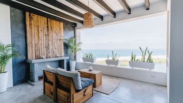 Suite #5 Ocean View King with Kitchen | Terraza o patio
