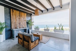 Suite #5 Ocean View King with Kitchen | Terraza o patio