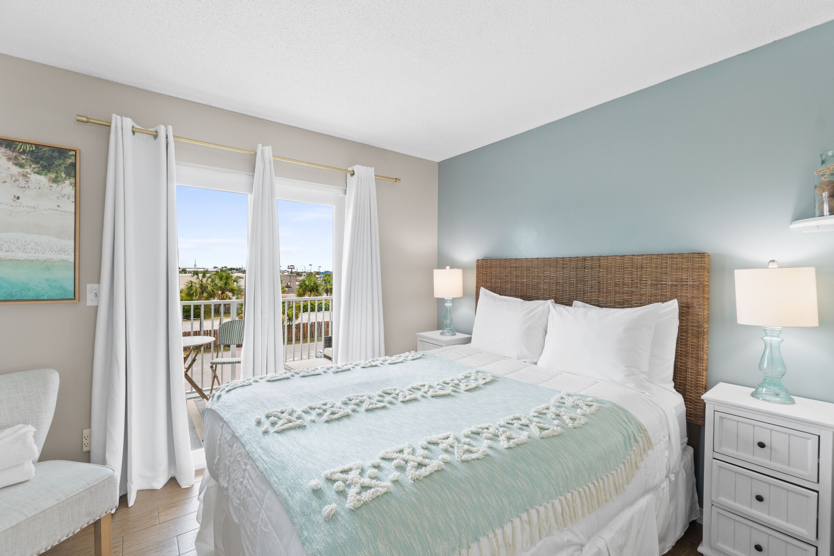 1 bedroom, individually decorated, individually furnished