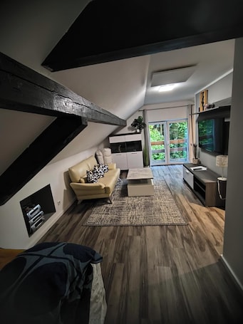 Smart TV. Cozy apartment in the Bergisches Land. Pet friendly!