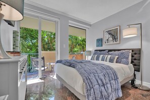 Condo Confort, 2 chambres, balcon, vue sur le jardin | 2 chambres, fer et planche à repasser, accès au Wi-Fi (inclus)