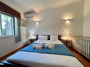 4 Schlafzimmer, Bügeleisen/Bügelbrett, kostenloses WLAN, Bettwäsche