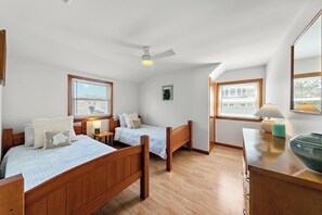 4 bedrooms, iron/ironing board, travel crib, free WiFi