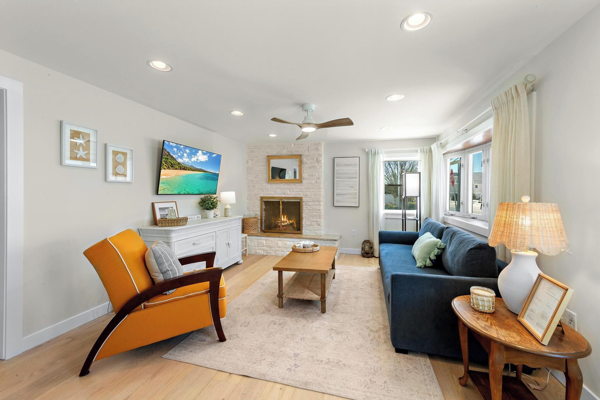 TV connectée, jeux vidéo, livres