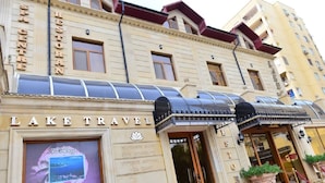 Front of property – evening/night - Lake Palace Hotel & Restaurant (Baku)