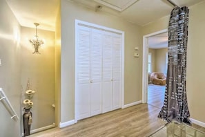 Interior - NEW! Family-Friendly Keansburg Home: Walk to Beach (Keansburg)