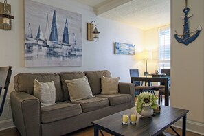 Appartement Confort, 1 grand lit et 1 canapé-lit, cuisine | Coin séjour