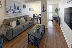 Appartement Confort, 1 grand lit et 1 canapé-lit, cuisine | Coin séjour