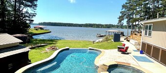 Sleeps 6, Inground Pool, Amazing Views + More!