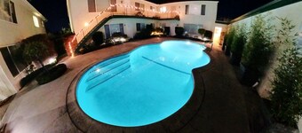 Premium  Cozy Condo - 5 min walk to Fig Garden Village