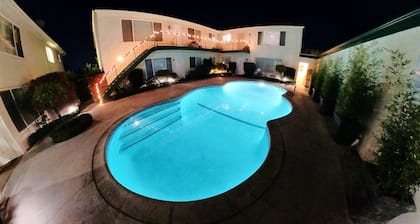 Premium Cozy Condo - 5 min walk to Fig Garden Village