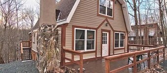 Mountain Retreat Masthope-Ski-Boat-Swim. Walk to ski slopes-pools - Pet Friendly