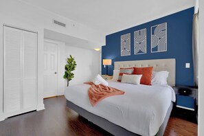 Comfort Condo, 2 Bedrooms, Balcony, Ocean View | 2 bedrooms, iron/ironing board, free WiFi - Ocean View 2 Bedroom in Coconut Grove (Miami)