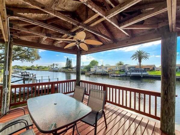 Terrace/patio - Kick back and Relax at Leisure Beach (Hudson)