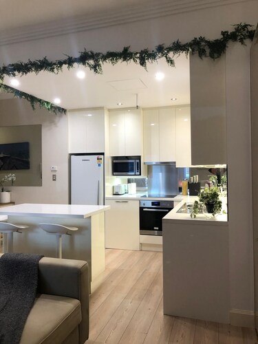 Chic apartment near Sydney Harbour