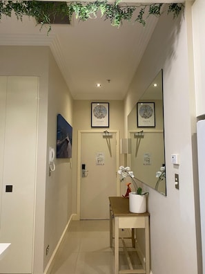 Interior - Chic apartment near Sydney Harbour (Woolloomooloo)