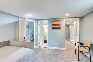 4 habitaciones, tabla de planchar con plancha, wifi y ropa de cama 