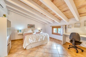 4 Schlafzimmer, Bügeleisen/Bügelbrett, kostenloses WLAN, Bettwäsche