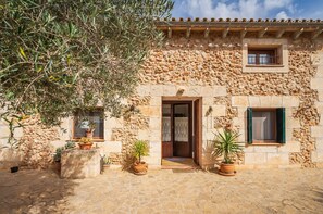Exterior detail - House in Santa Margarita Sa Rota with pool (Santa Margalida)