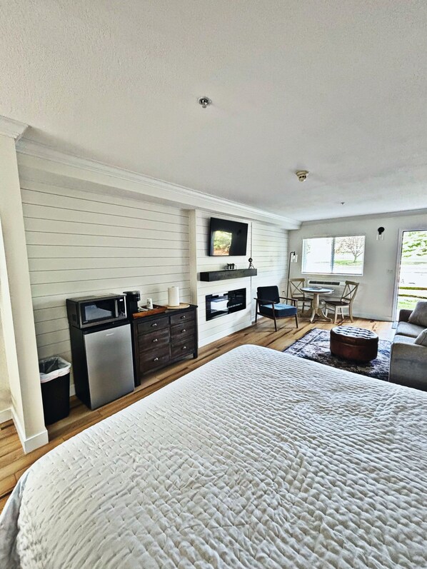 1 bedroom, desk, iron/ironing board, free WiFi