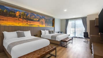 Màn/rèm cản sáng, bàn ủi/dụng cụ ủi quần áo