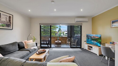 Gilles Apartment - Central living in the heart of Warrnambool.