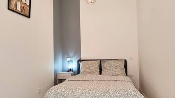 1 chambre, fer et planche Ă repasser, Wi-Fi, draps fournis