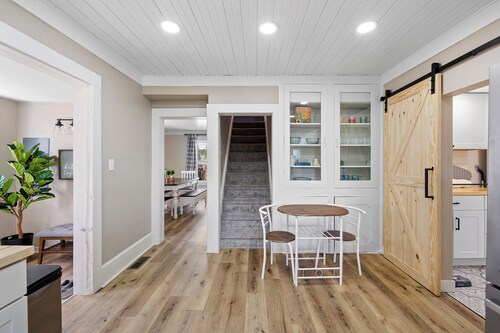 NEW Updated Farmhouse in Custer - 2 Blocks from Main Street!